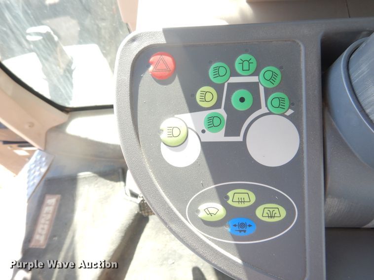 image for item DJ4802 2018 Fendt 933 Vario  MFWD tractor