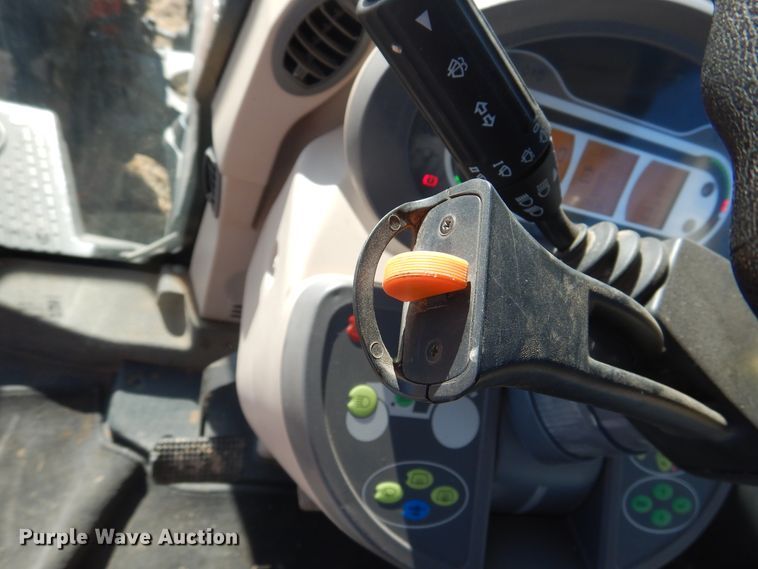 image for item DJ4802 2018 Fendt 933 Vario  MFWD tractor