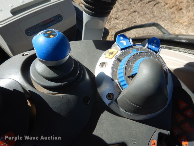 image for item DJ4802 2018 Fendt 933 Vario  MFWD tractor