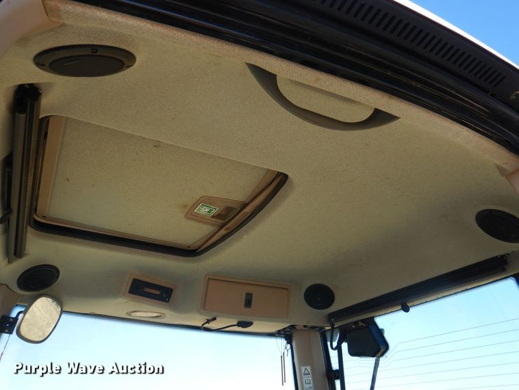 image for item DJ4802 2018 Fendt 933 Vario  MFWD tractor