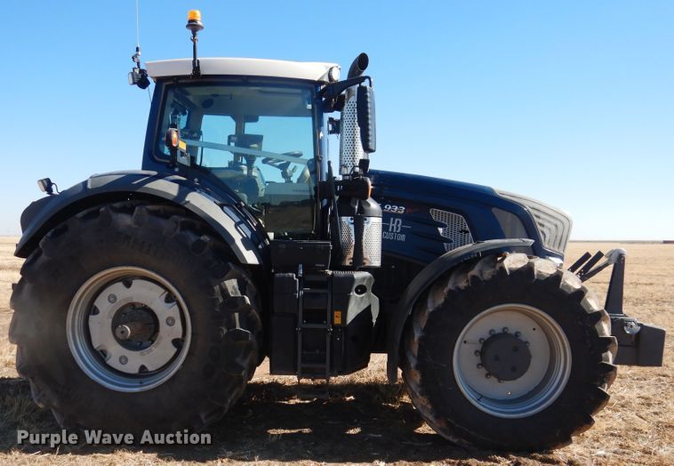 image for item DJ4803 2018 Fendt 933 Vario  MFWD tractor
