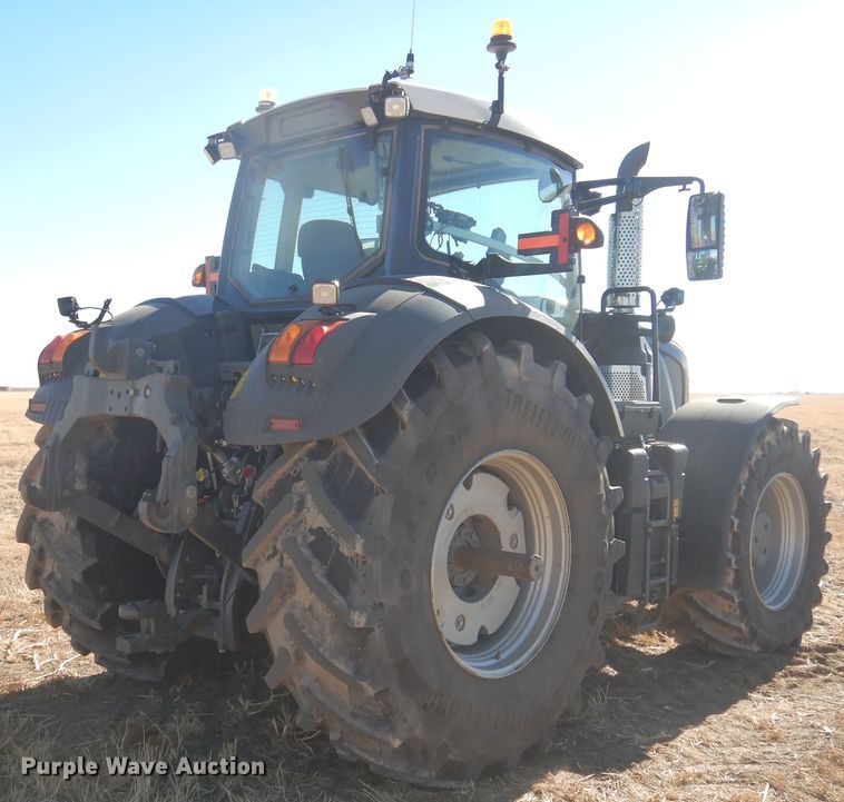 image for item DJ4803 2018 Fendt 933 Vario  MFWD tractor