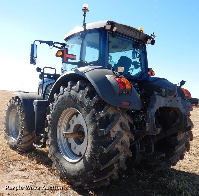 image for item DJ4803 2018 Fendt 933 Vario  MFWD tractor