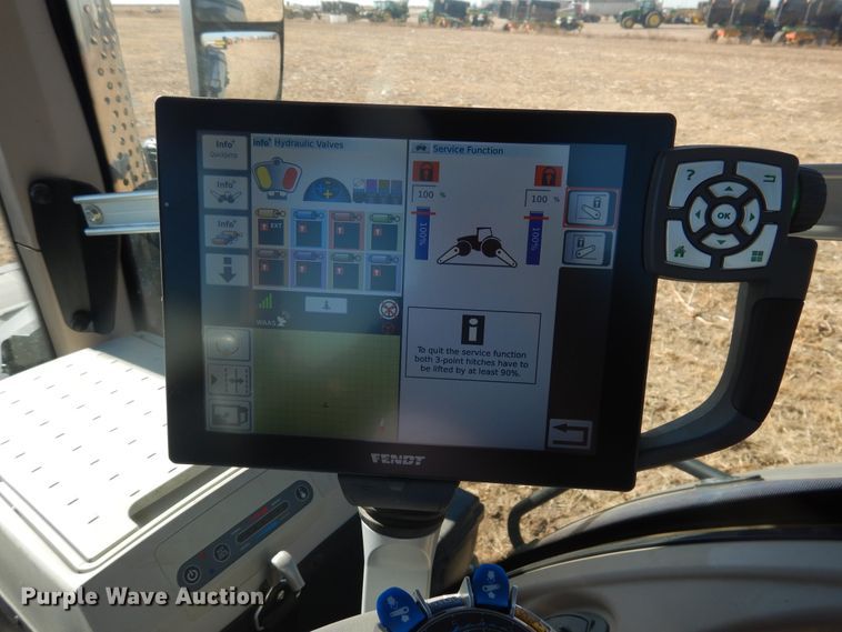 image for item DJ4803 2018 Fendt 933 Vario  MFWD tractor