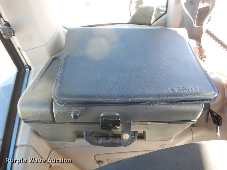 image for item DJ4803 2018 Fendt 933 Vario  MFWD tractor