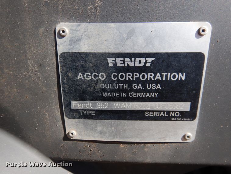 image for item DJ4803 2018 Fendt 933 Vario  MFWD tractor