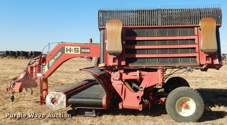 image for item DJ4804 2017 H&S TF6135 hay merger