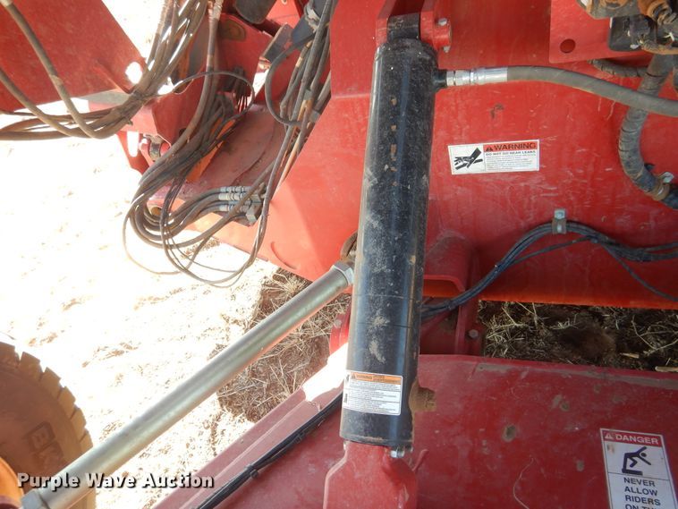 image for item DJ4804 2017 H&S TF6135 hay merger