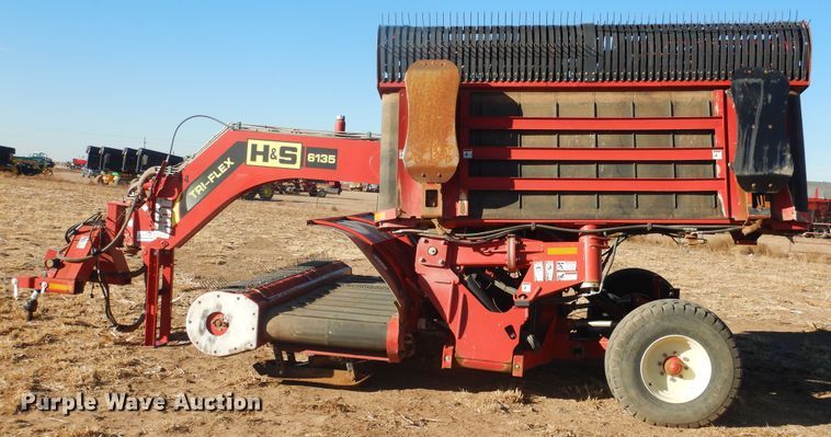 image for item DJ4805 2018 H&S TF6135 hay merger