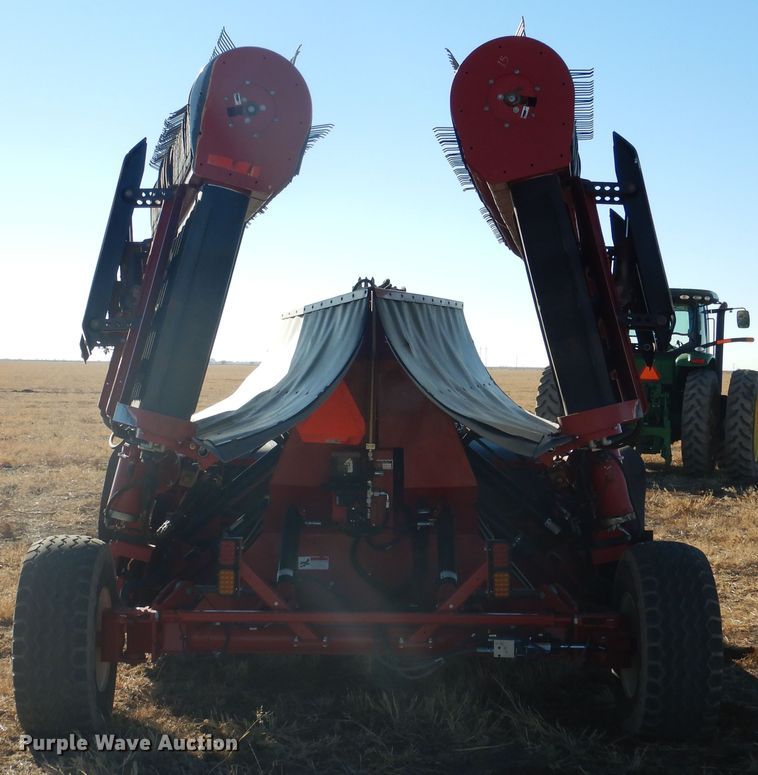 image for item DJ4807 2018 H&S TF6135 hay merger