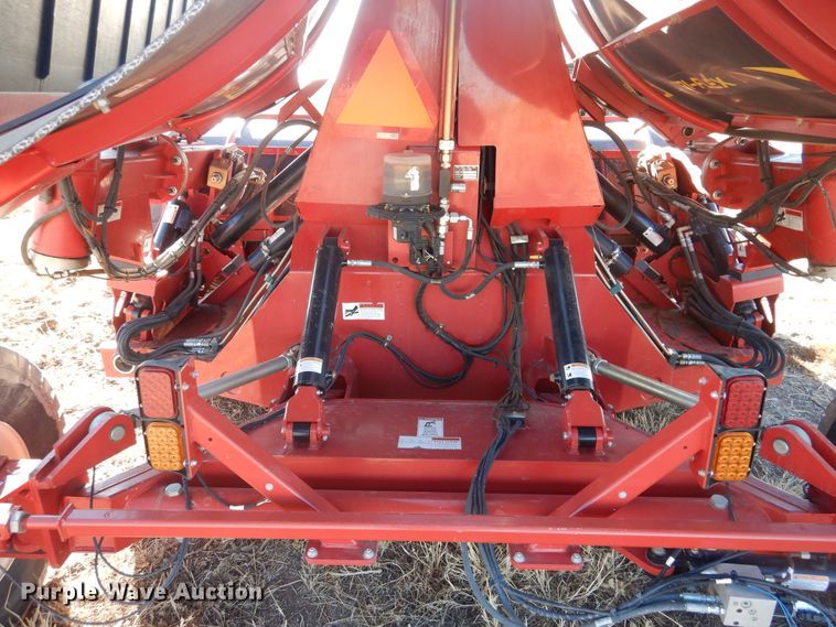 image for item DJ4807 2018 H&S TF6135 hay merger