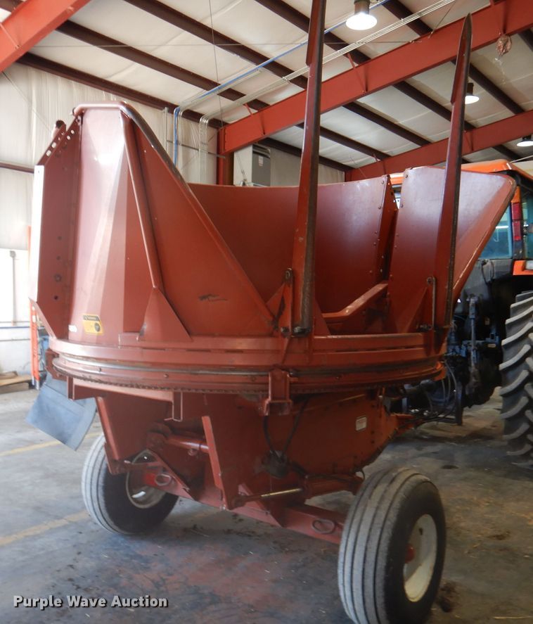 image for item DY9607 Hesston BP25 bale processor