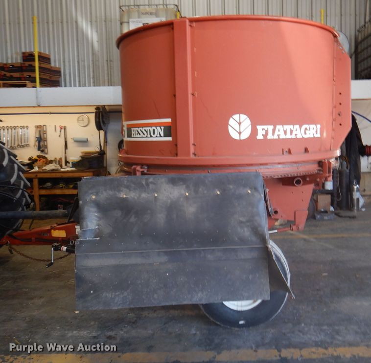 image for item DY9607 Hesston BP25 bale processor