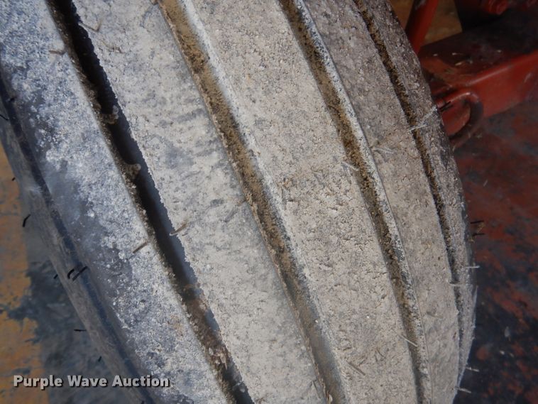 image for item DY9607 Hesston BP25 bale processor