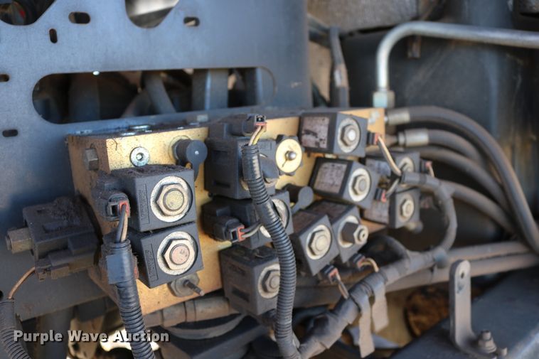 image for item EO9855 2005 Case IH WDX1902  windrower