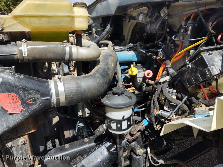 image for item EQ9442 2006 International 7400  feed mixer truck