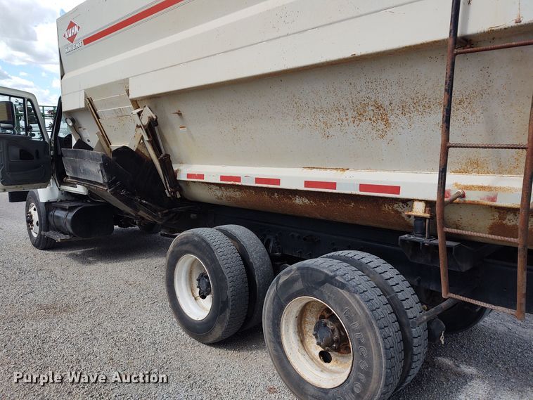 image for item EQ9442 2006 International 7400  feed mixer truck