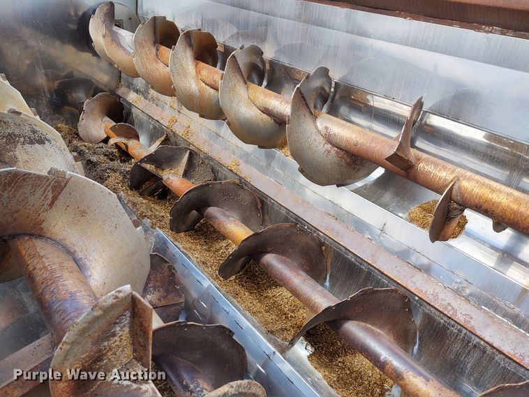 image for item EQ9442 2006 International 7400  feed mixer truck