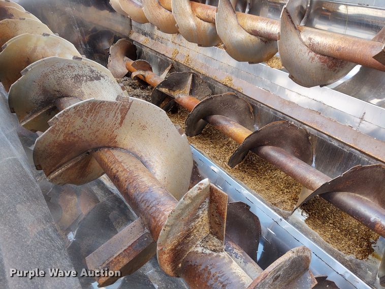 image for item EQ9442 2006 International 7400  feed mixer truck