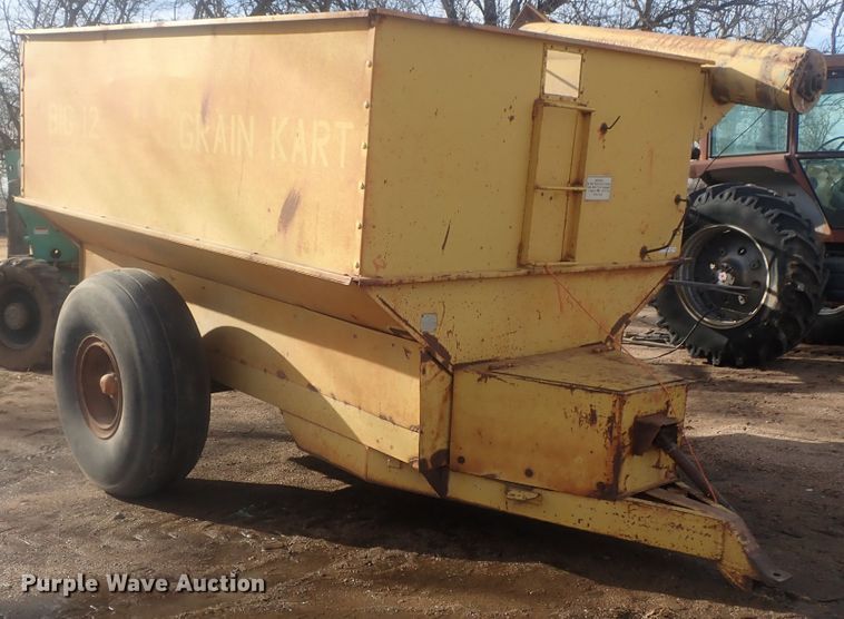 Big 12 grain cart in Kinsley, KS Item EV9814 sold Purple Wave