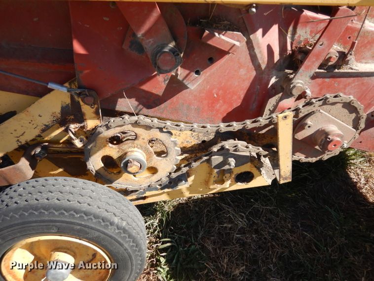 image for item EY9102 1990 New Holland 855  round baler