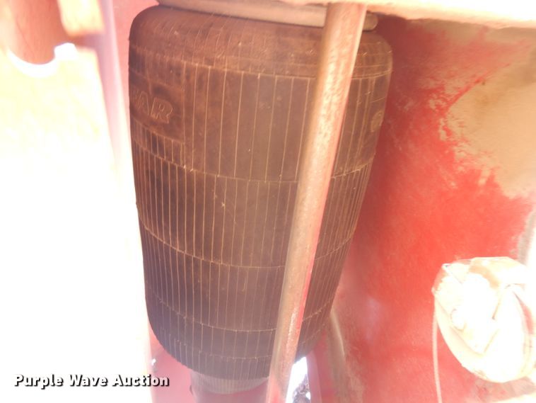 image for item EY9102 1990 New Holland 855  round baler