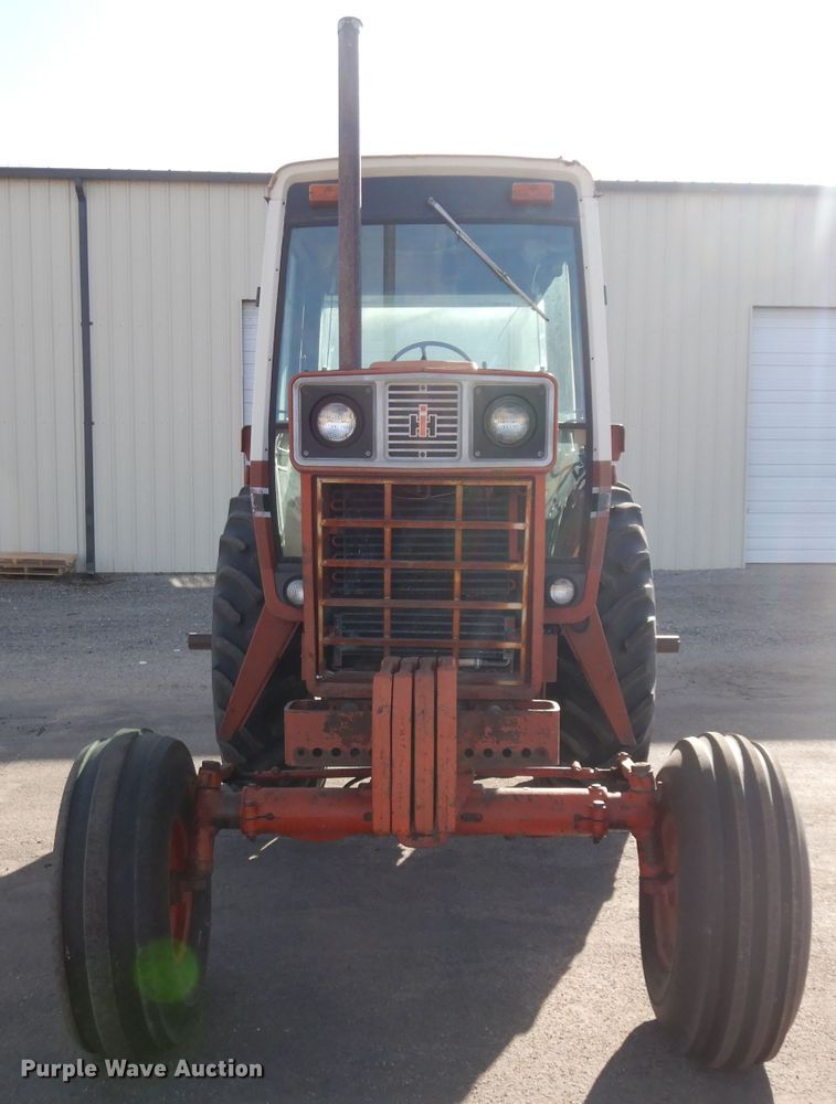 image for item EY9128 1976 International 1086  tractor