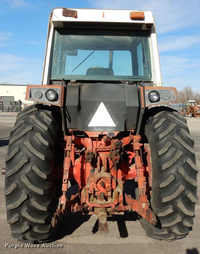 image for item EY9128 1976 International 1086  tractor