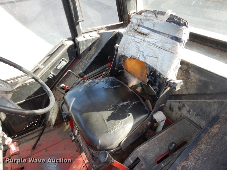 image for item EY9128 1976 International 1086  tractor