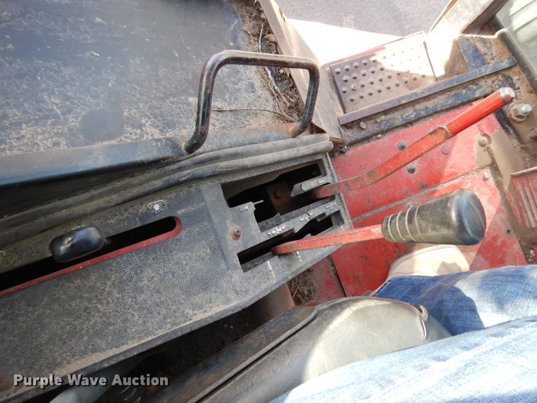 image for item EY9128 1976 International 1086  tractor