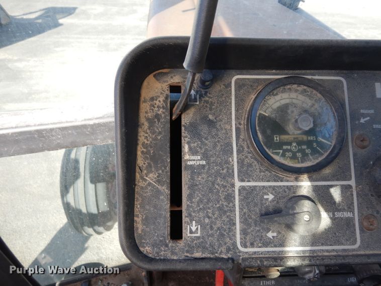 image for item EY9128 1976 International 1086  tractor