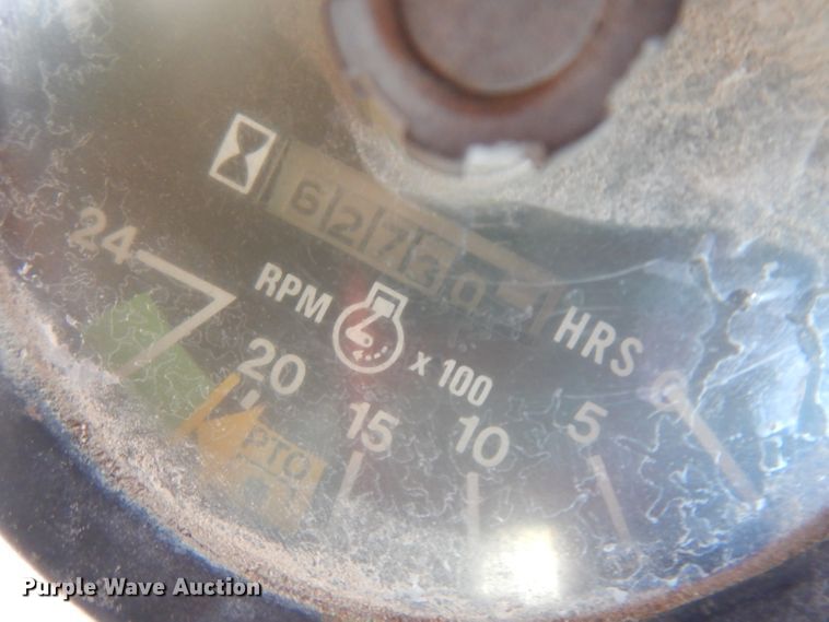 image for item EY9128 1976 International 1086  tractor