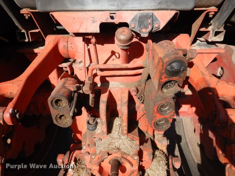 image for item EY9128 1976 International 1086  tractor