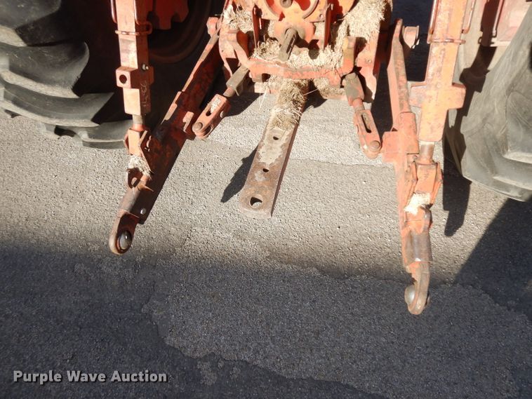 image for item EY9128 1976 International 1086  tractor