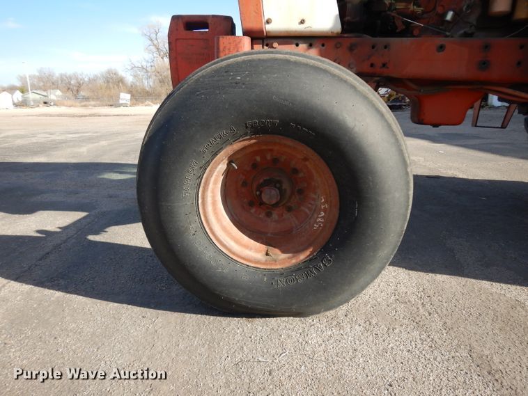 image for item EY9128 1976 International 1086  tractor