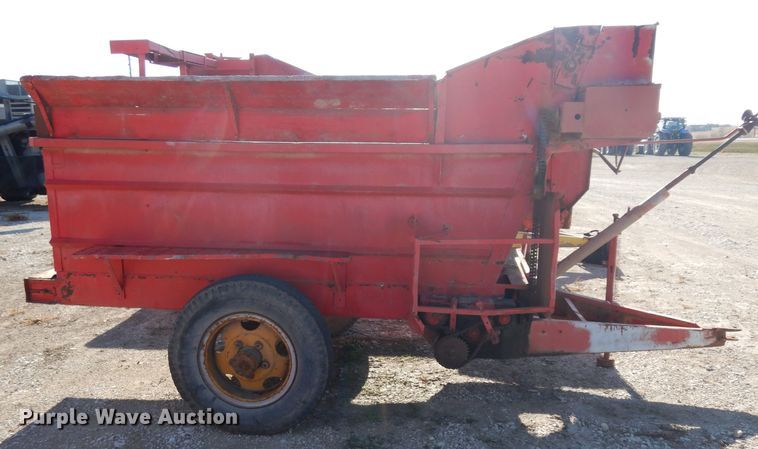 image for item EY9144 Kelly-Ryan 4X10 feed wagon