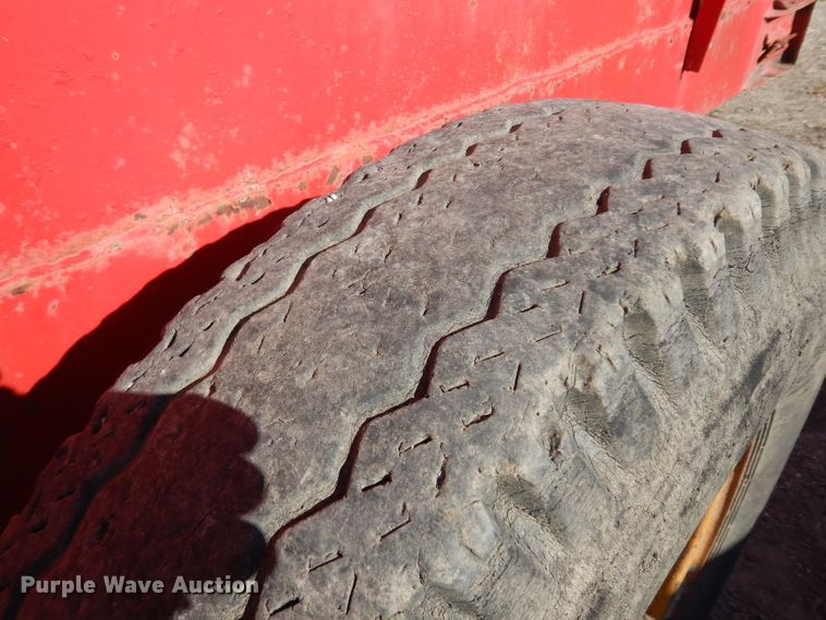 image for item EY9144 Kelly-Ryan 4X10 feed wagon