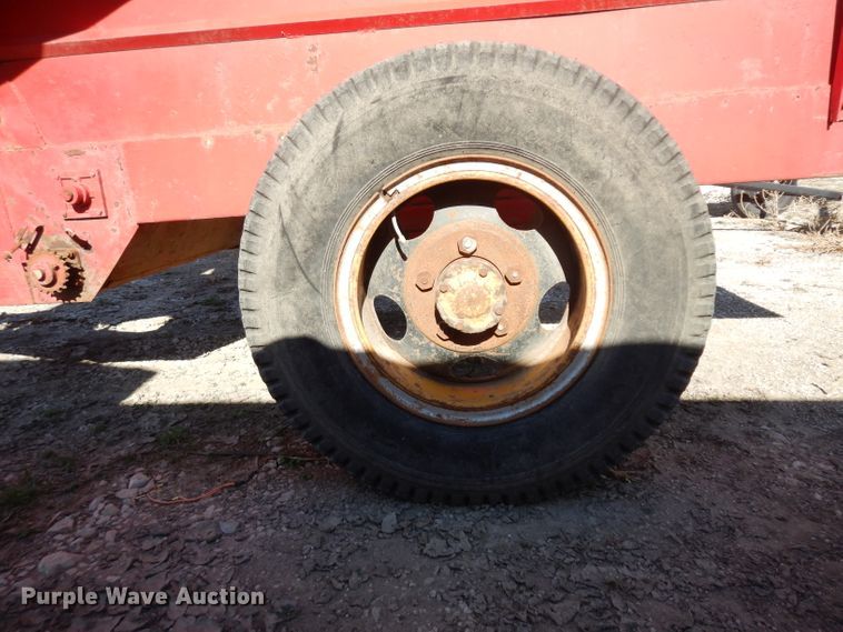 image for item EY9144 Kelly-Ryan 4X10 feed wagon