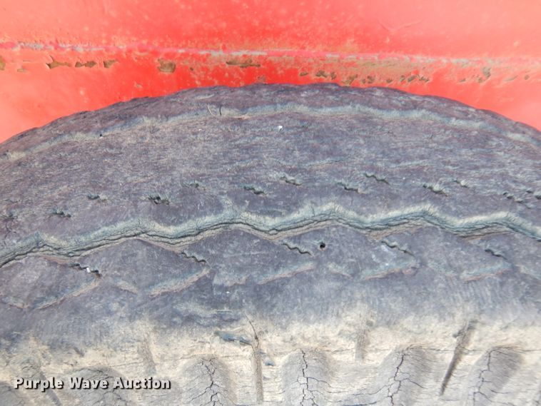 image for item EY9144 Kelly-Ryan 4X10 feed wagon