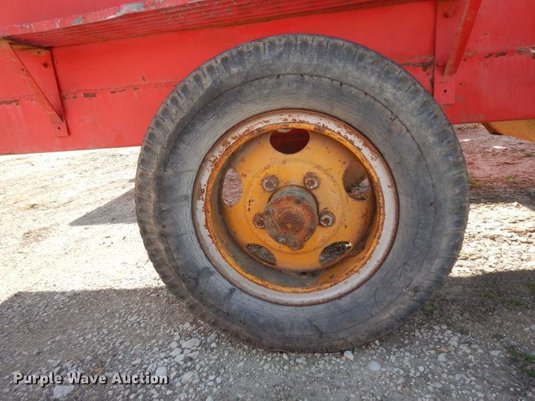 image for item EY9144 Kelly-Ryan 4X10 feed wagon