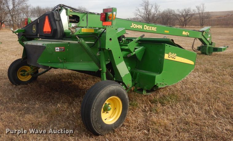 image for item EY9152 2005 John Deere 946  windrower