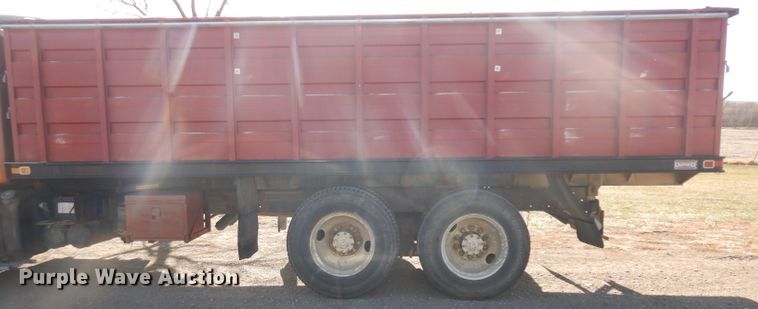 image for item EY9187 1980 International F2275  grain truck