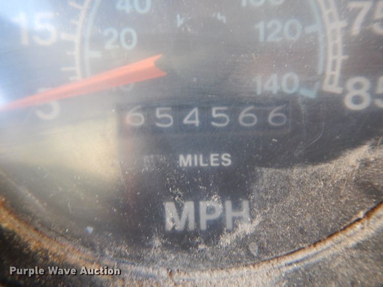 image for item EY9187 1980 International F2275  grain truck