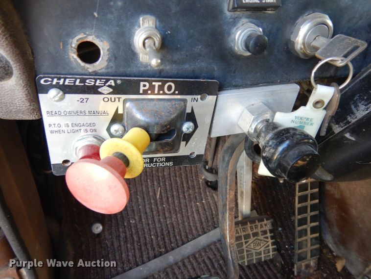 image for item EY9187 1980 International F2275  grain truck