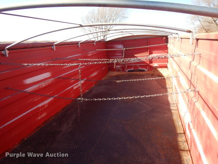 image for item EY9187 1980 International F2275  grain truck