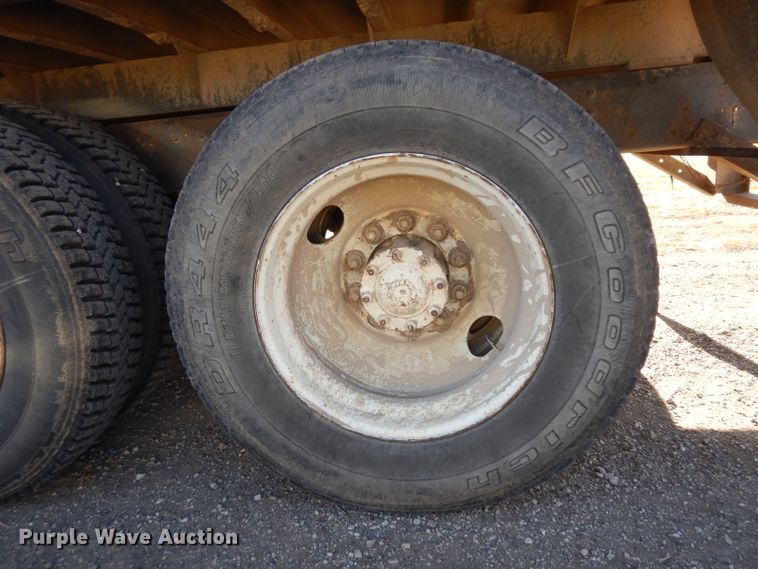 image for item EY9187 1980 International F2275  grain truck