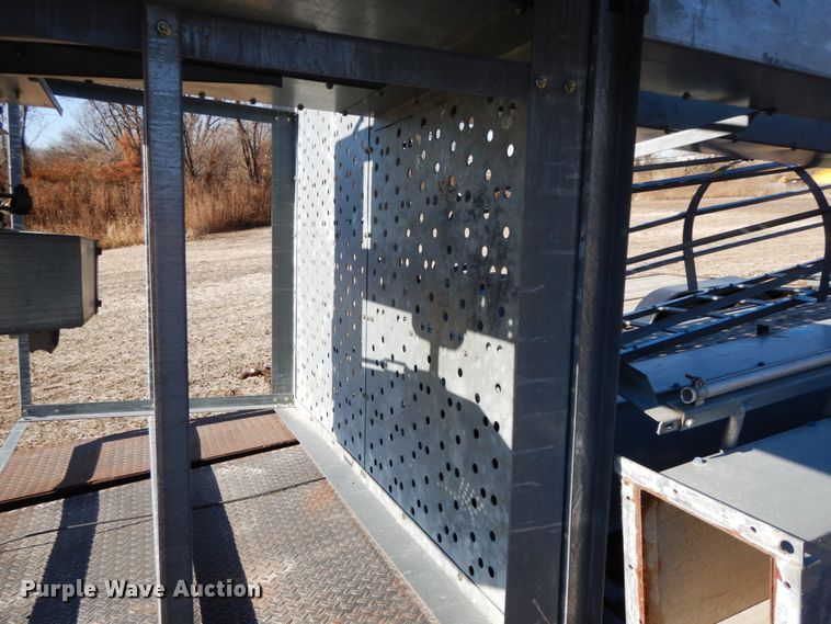 image for item FG9706 Lambton grain leg