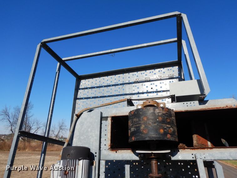 image for item FG9706 Lambton grain leg