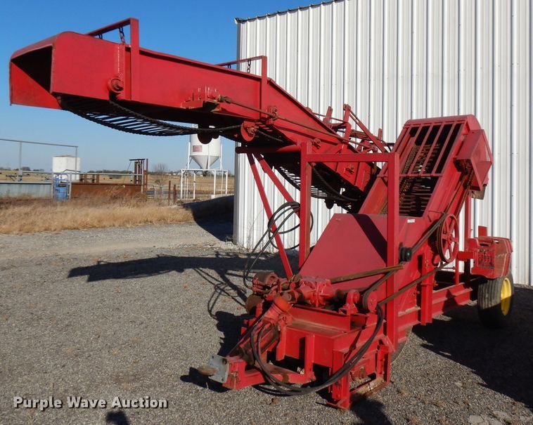 image for item FW9981 Bermuda sprig harvester