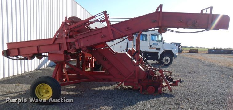 image for item FW9981 Bermuda sprig harvester